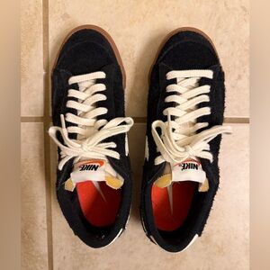 Nike Black and White Women's Sneakers